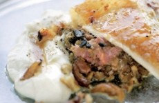 gevulde boerenkip met getruffeerde selderijpuree