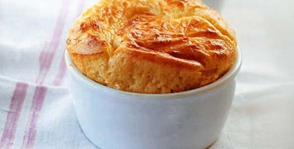 Souffle van Gruyere met Riesling, souffle
